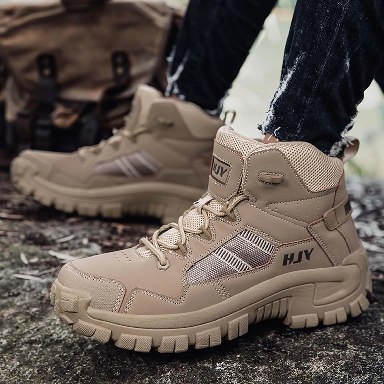 Large outdoor field training, battlefield training, hiking boots, motorcycle boots