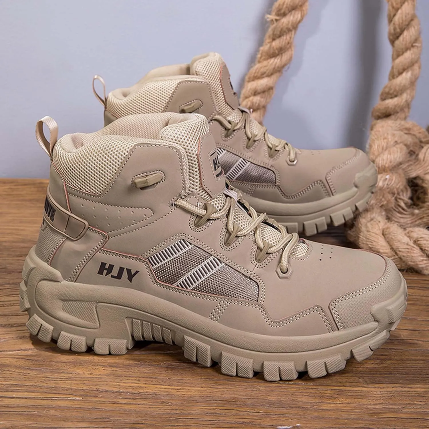 Large outdoor field training, battlefield training, hiking boots, motorcycle boots
