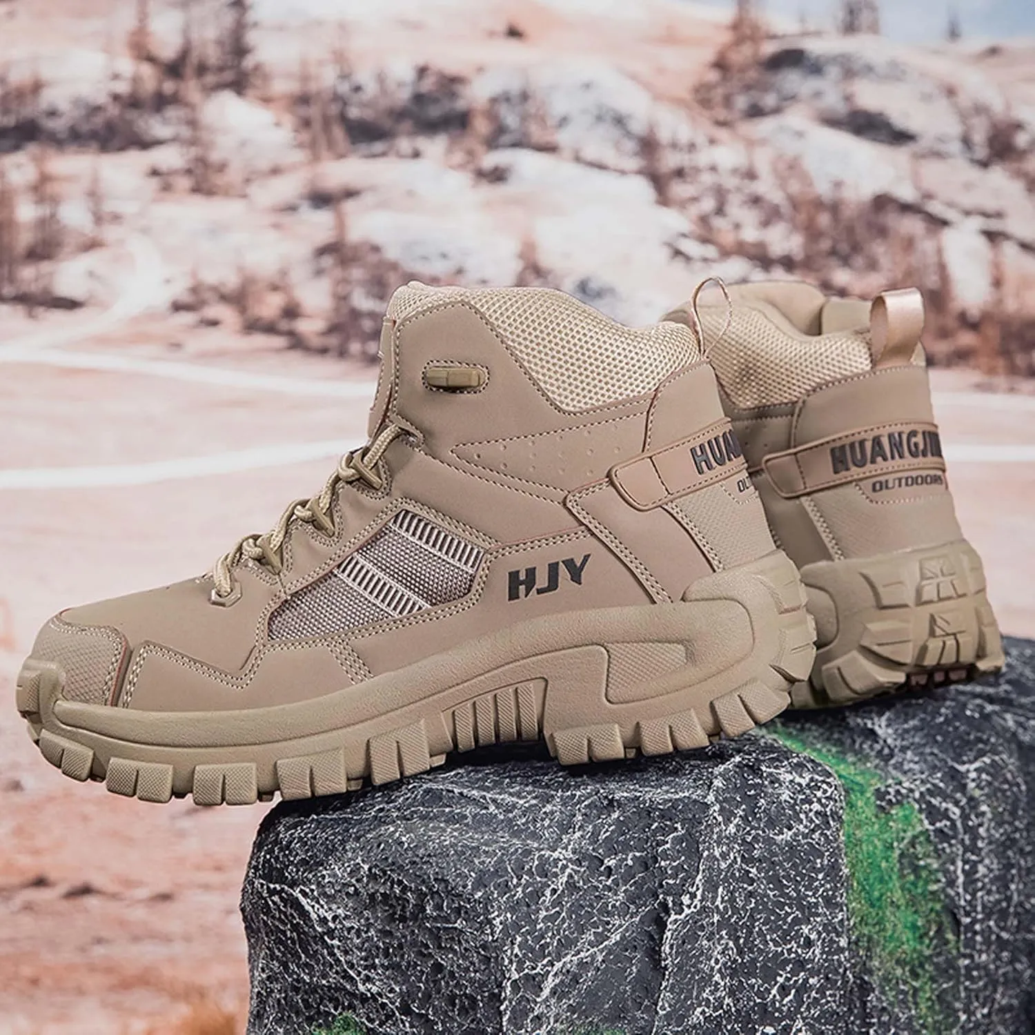 Large outdoor field training, battlefield training, hiking boots, motorcycle boots